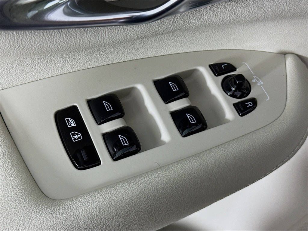2026 Volvo XC90 Ultra - Photo 17