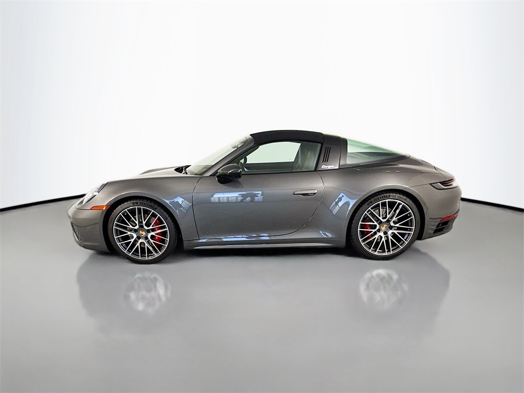 2024 Porsche 911 Targa 4S photo 2