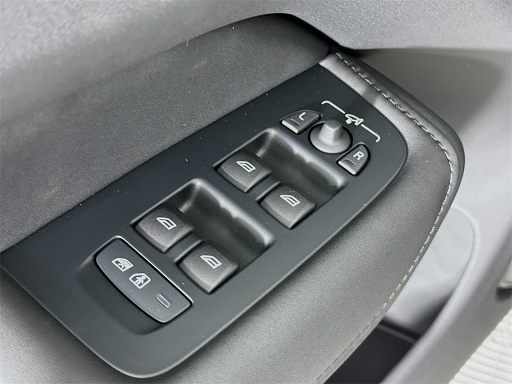 2026 Volvo XC60 Ultra - Photo 17
