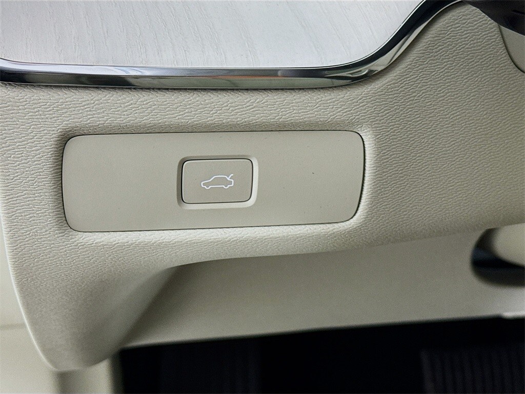 2026 Volvo XC60 Ultra - Photo 11