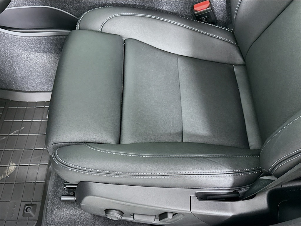 2026 Volvo XC40 Plus - Photo 17