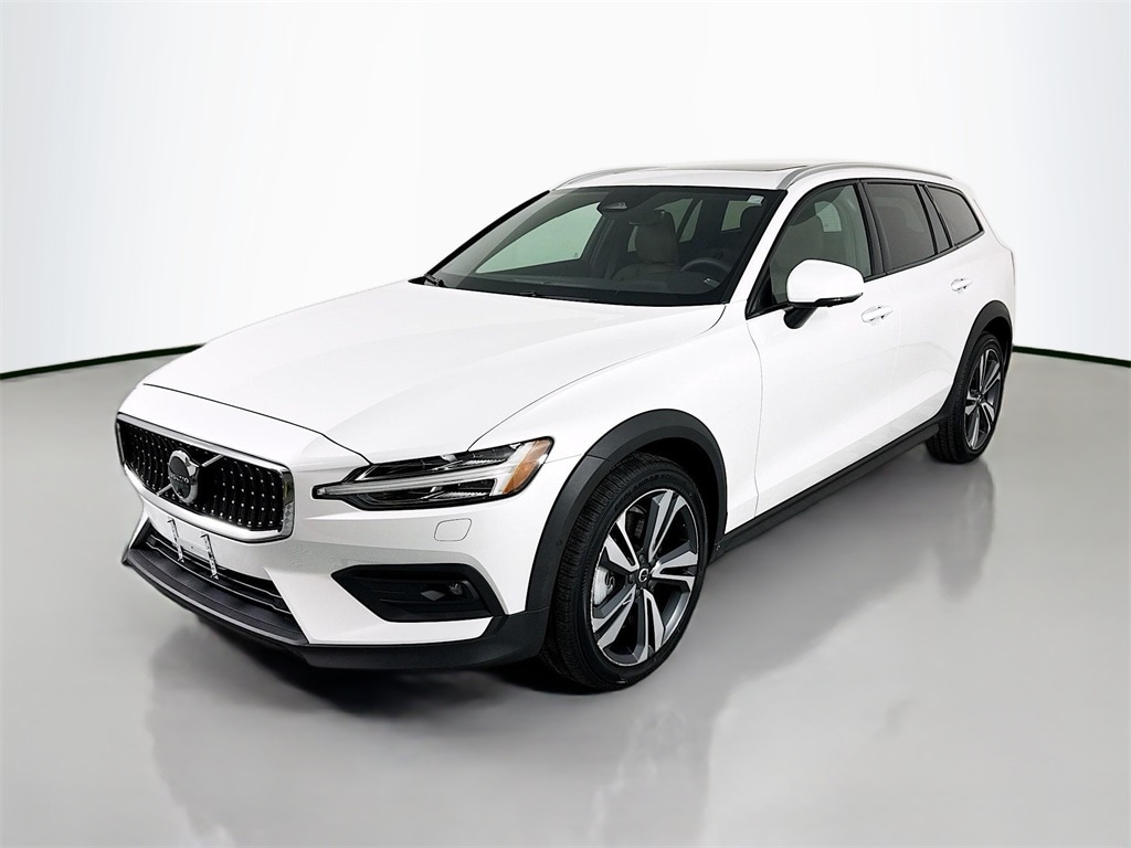 2024 Volvo V60 Cross Country