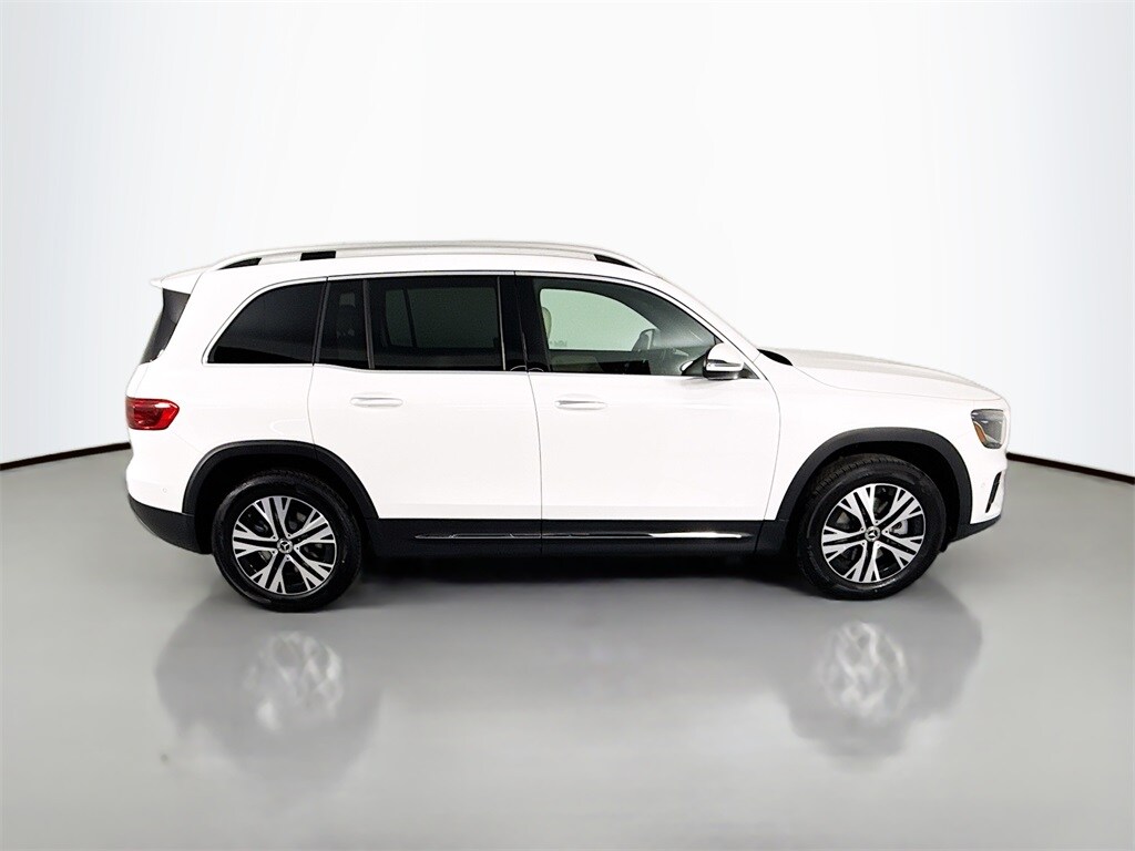2025 Mercedes Benz GLB 250 4MATIC photo 4