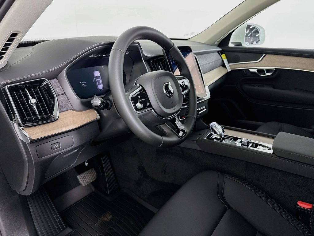 New 2026 Volvo XC90 B5 Core SUV