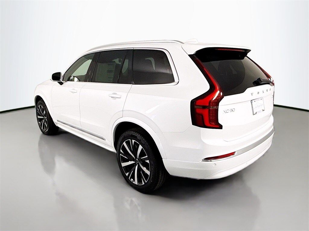 2025 Volvo XC90 Core photo 3