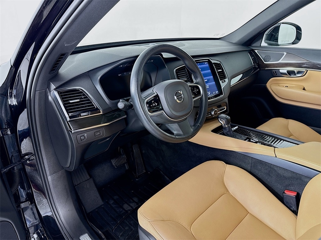 Used 2018 Volvo XC90 T6 Momentum SUV