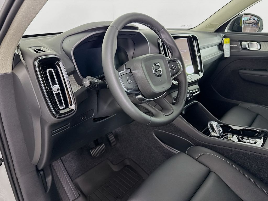 New 2026 Volvo XC40 B5 Plus SUV