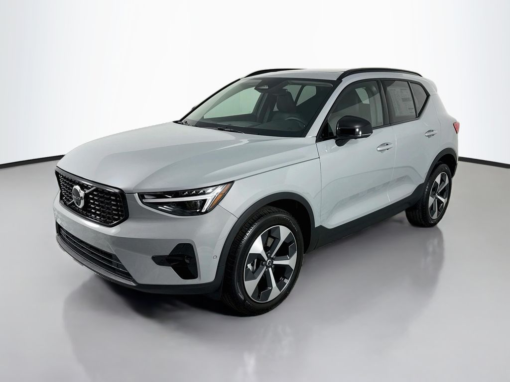 2026 Volvo XC40 SUV 