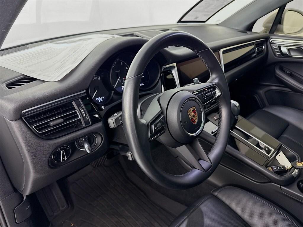 2024 Porsche Macan photo 4