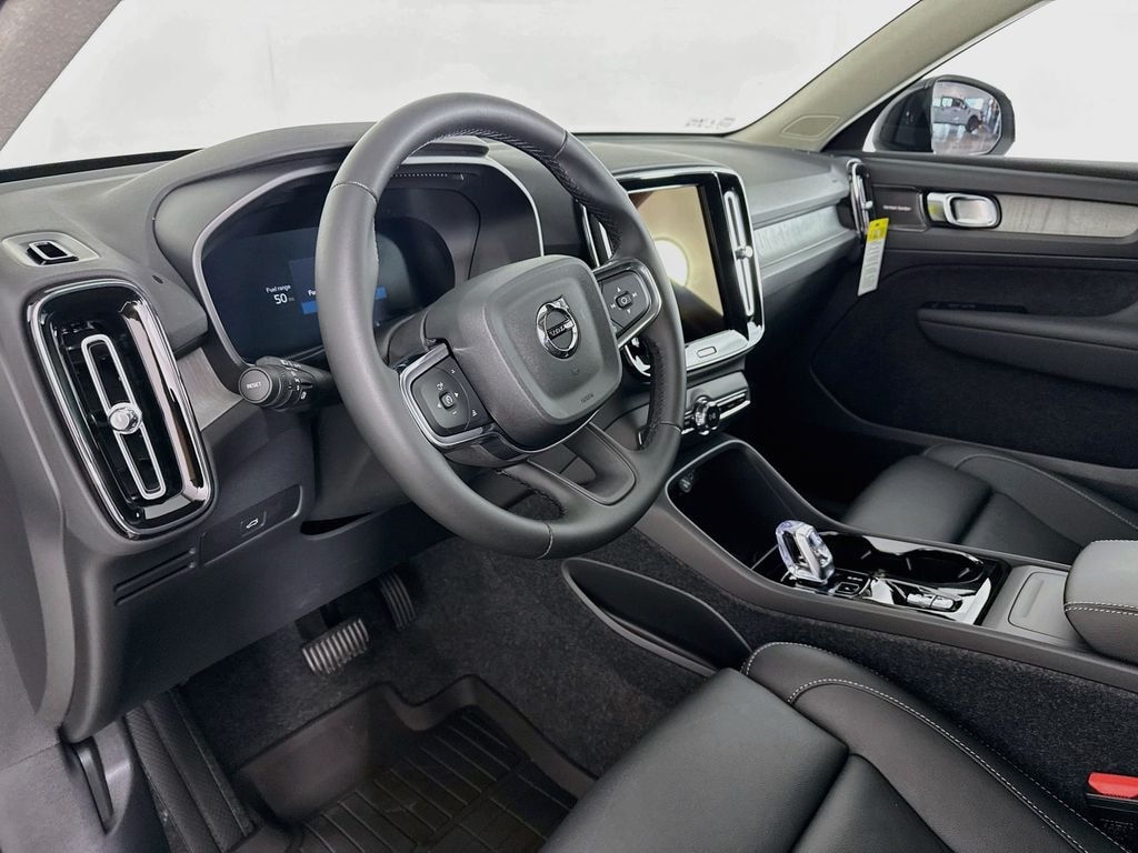 New 2026 Volvo XC40 B5 Ultra SUV