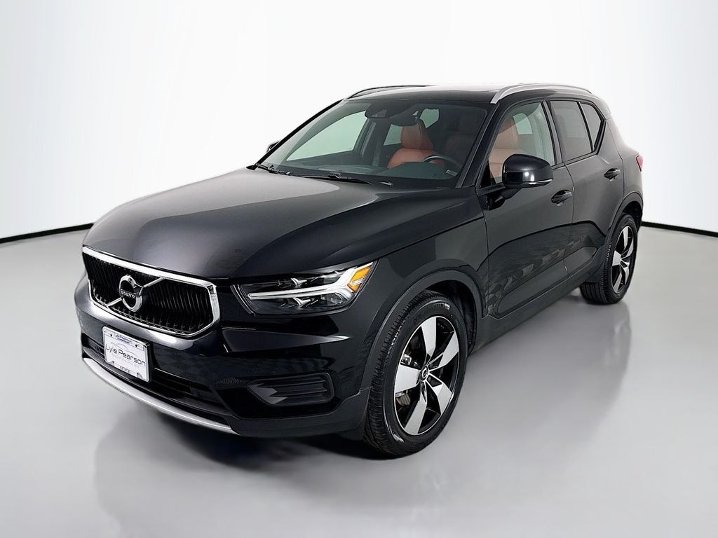 Used 2020 Volvo XC40 Momentum SUV