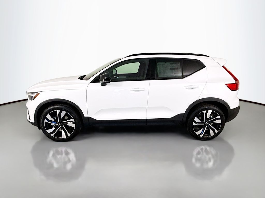 New 2026 Volvo XC40 B5 Ultra SUV