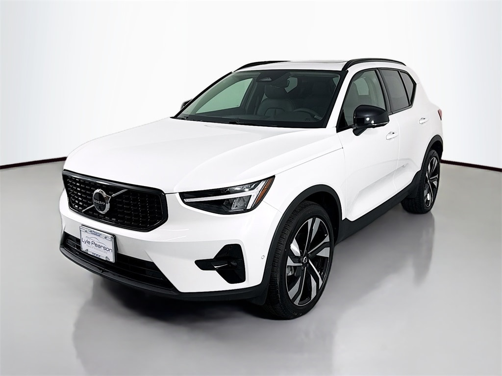2025 Volvo XC40 SUV  2025 Volvo XC40 SUV