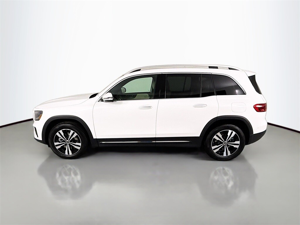 2025 Mercedes Benz GLB 250 4MATIC photo 2