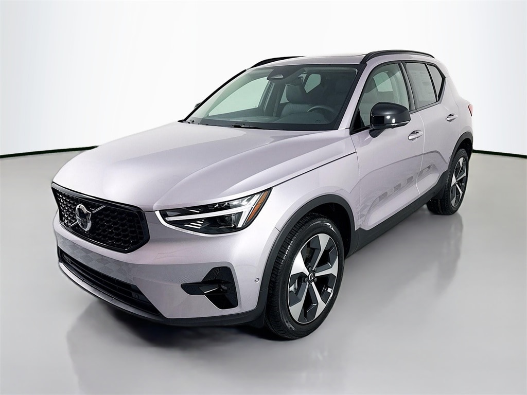 2026 Volvo XC40 B5 Plus Dark AWD's photo