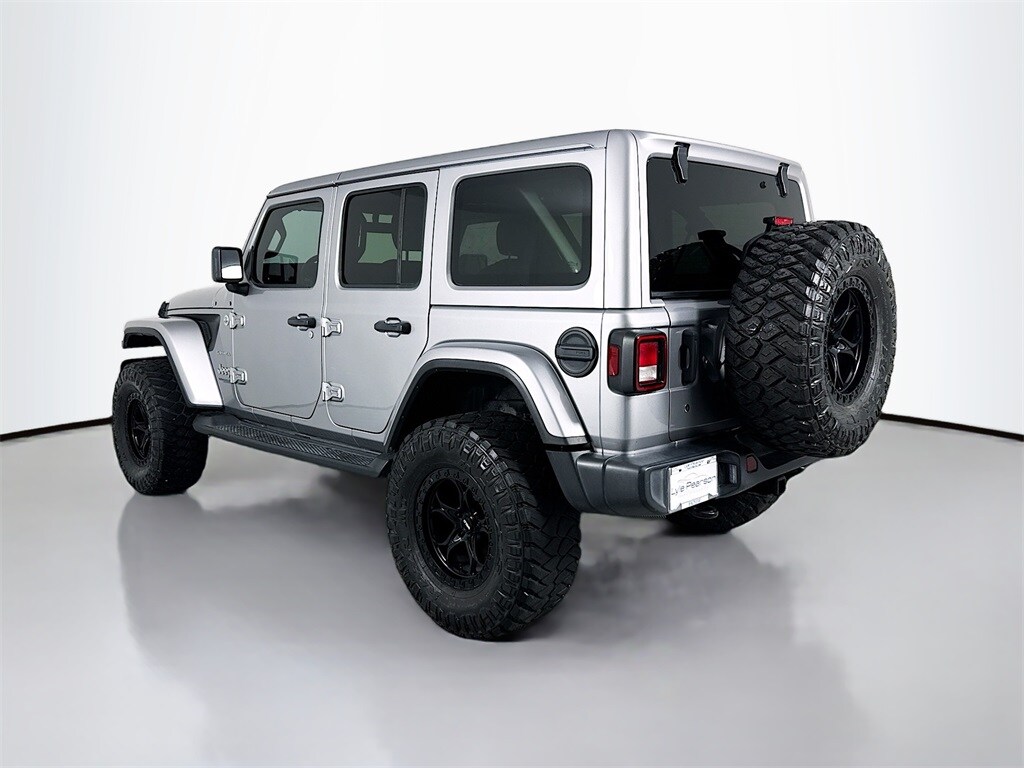 2020 Jeep Wrangler Unlimited Sahara photo 3