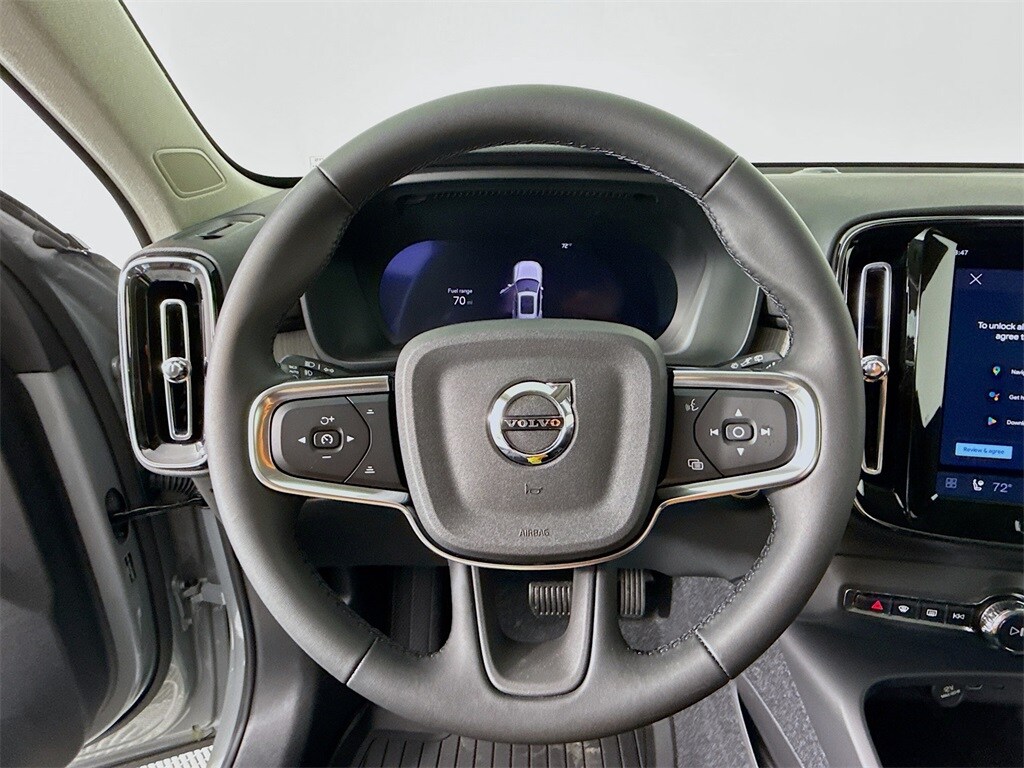 2026 Volvo XC40 Plus - Photo 11