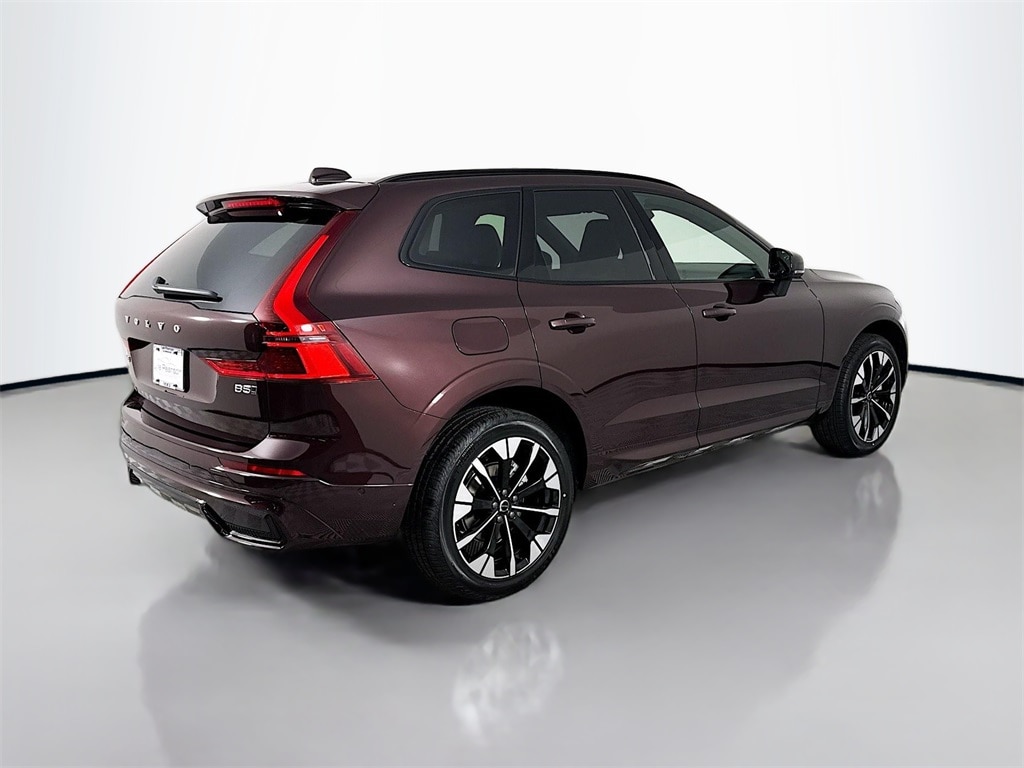 2026 Volvo XC60 Plus - Photo 9