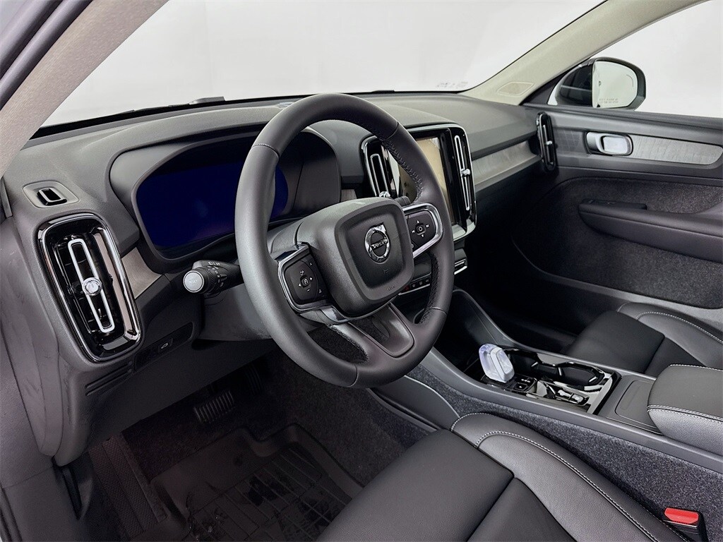 New 2026 Volvo XC40 B5 Plus SUV