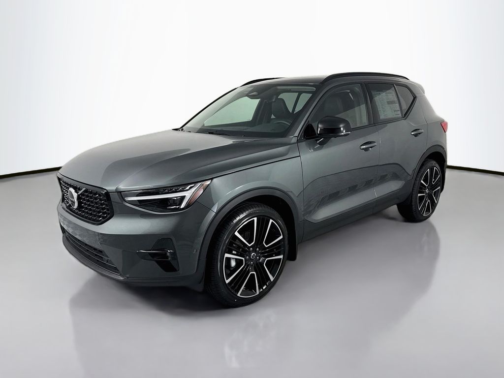2026 Volvo XC40 SUV 
