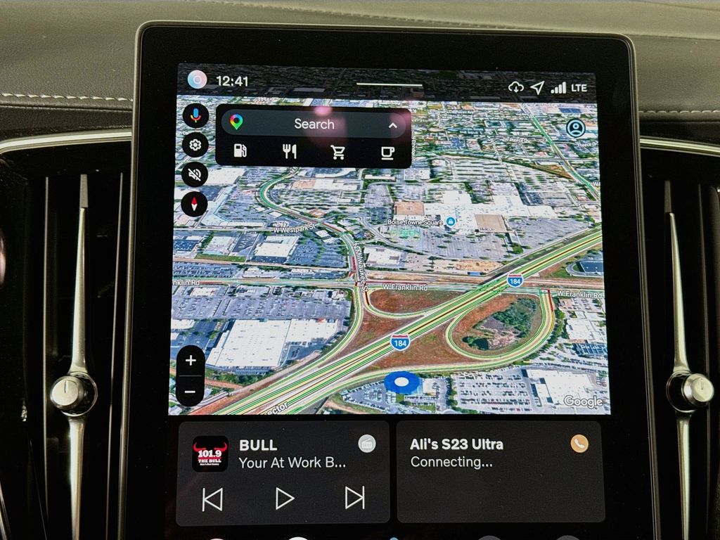 2026 Volvo XC90 Plus - Photo 16