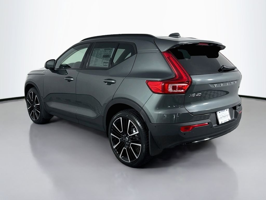 New 2026 Volvo XC40 B5 Ultra SUV