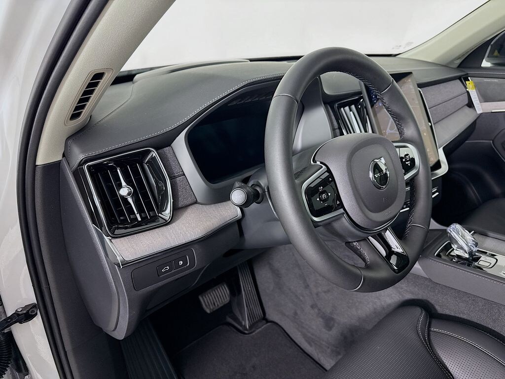 New 2026 Volvo XC90 plug-in hybrid T8 Ultra Dark Theme 7-Seater SUV
