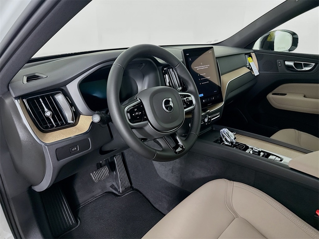 New 2026 Volvo XC60 B5 Core SUV