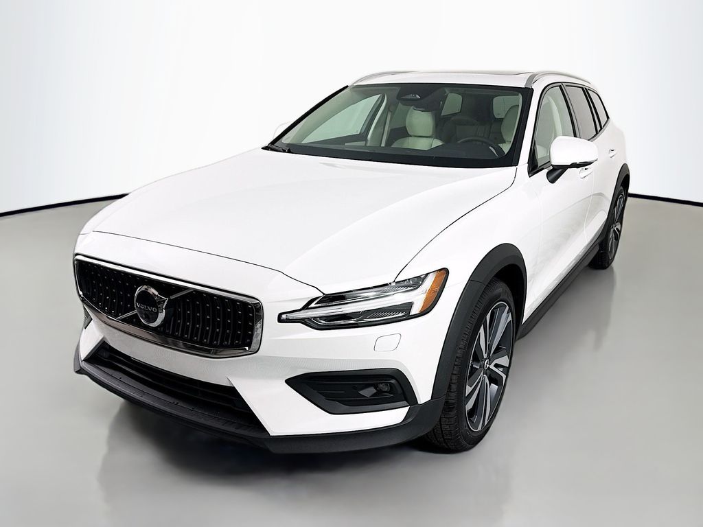2026 Volvo V60 Cross Country B5 Plus AWD's photo