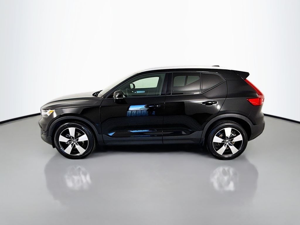 Used 2020 Volvo XC40 Momentum SUV