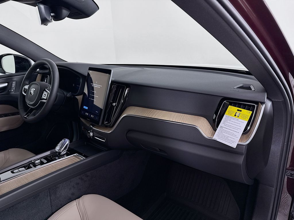 2026 Volvo XC60 Plus - Photo 25