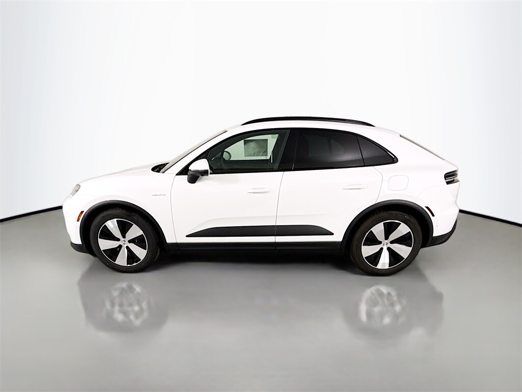 2025 Porsche Macan Electric photo 2