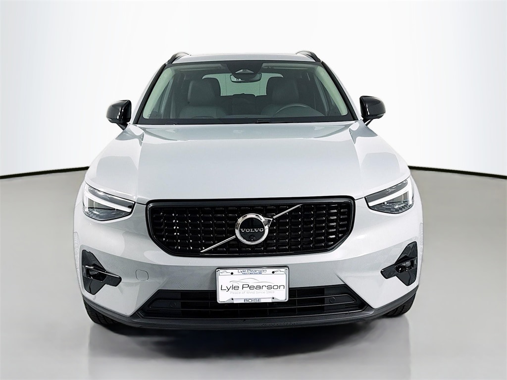 2026 Volvo XC40 Plus - Photo 6