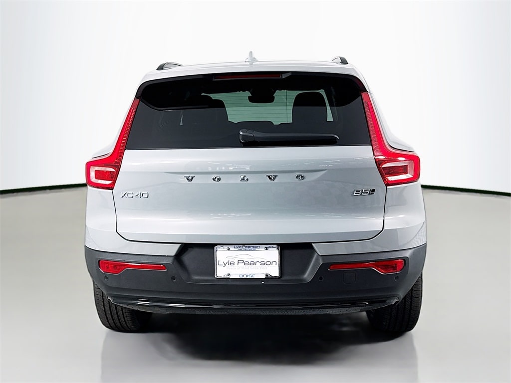 2026 Volvo XC40 Plus - Photo 10