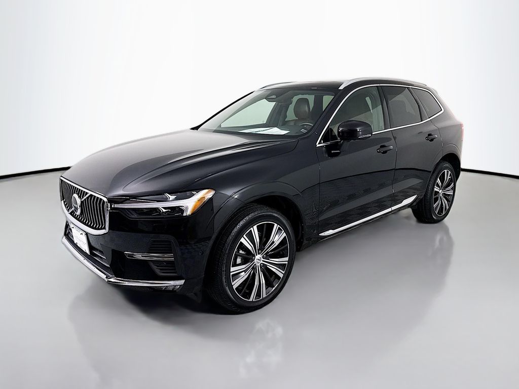 2023 Volvo XC60 B5 Plus Bright Theme AWD's photo