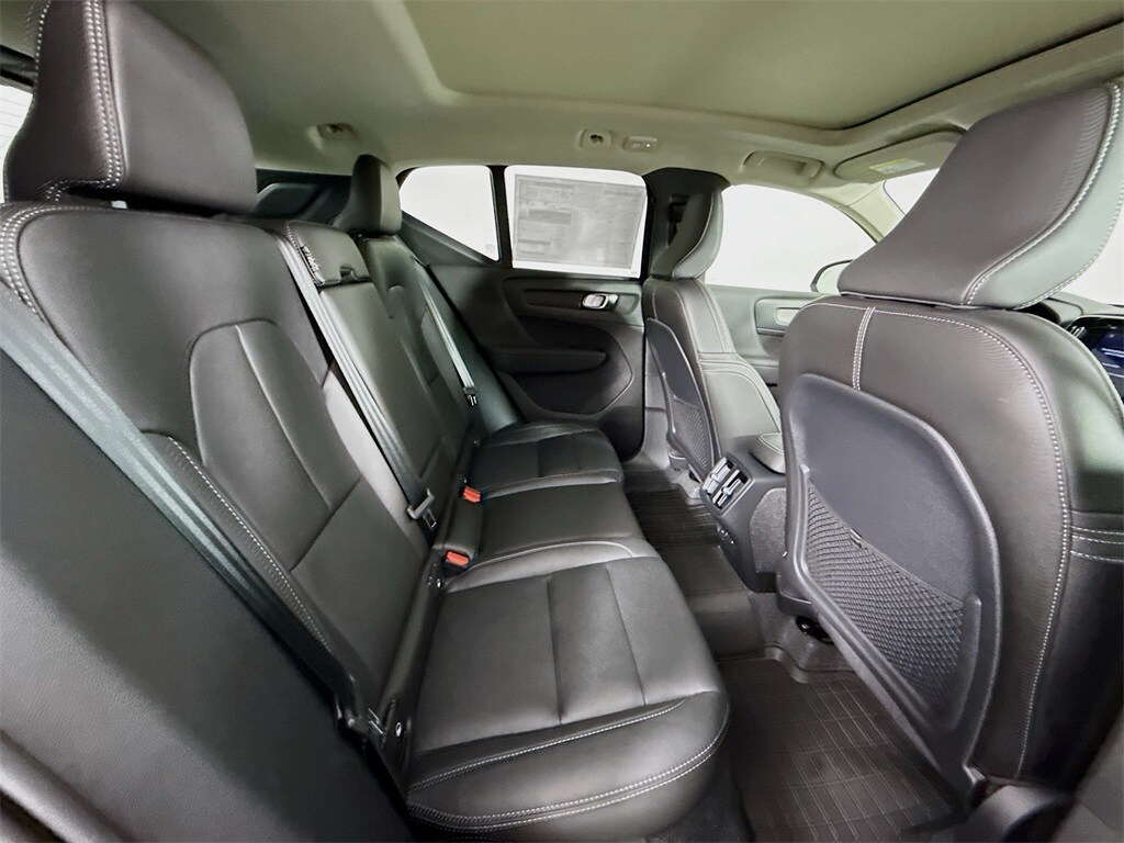 2026 Volvo XC40 Plus - Photo 22