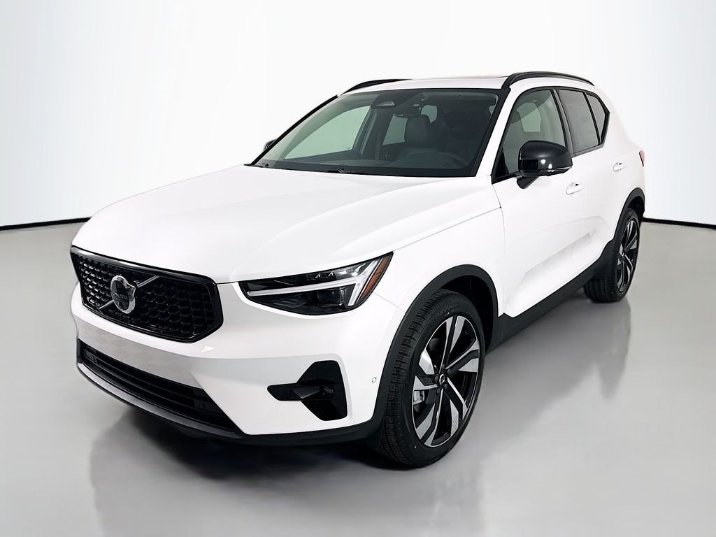 New 2026 Volvo XC40 B5 Ultra SUV
