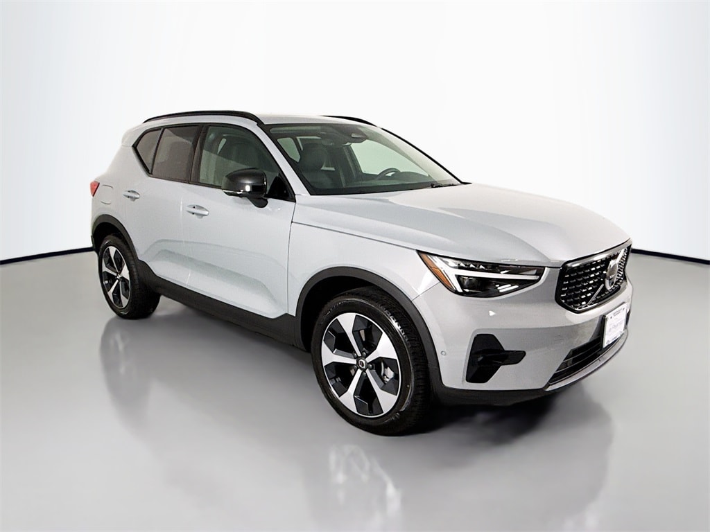 2026 Volvo XC40 Plus - Photo 7