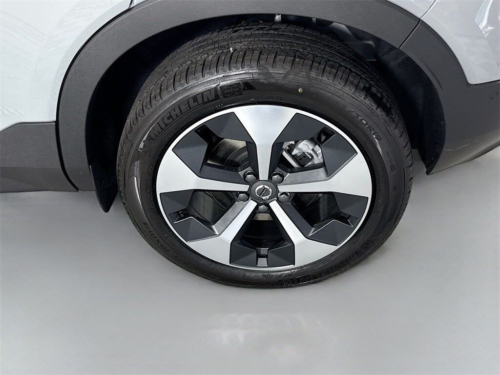 2026 Volvo XC40 Plus - Photo 26