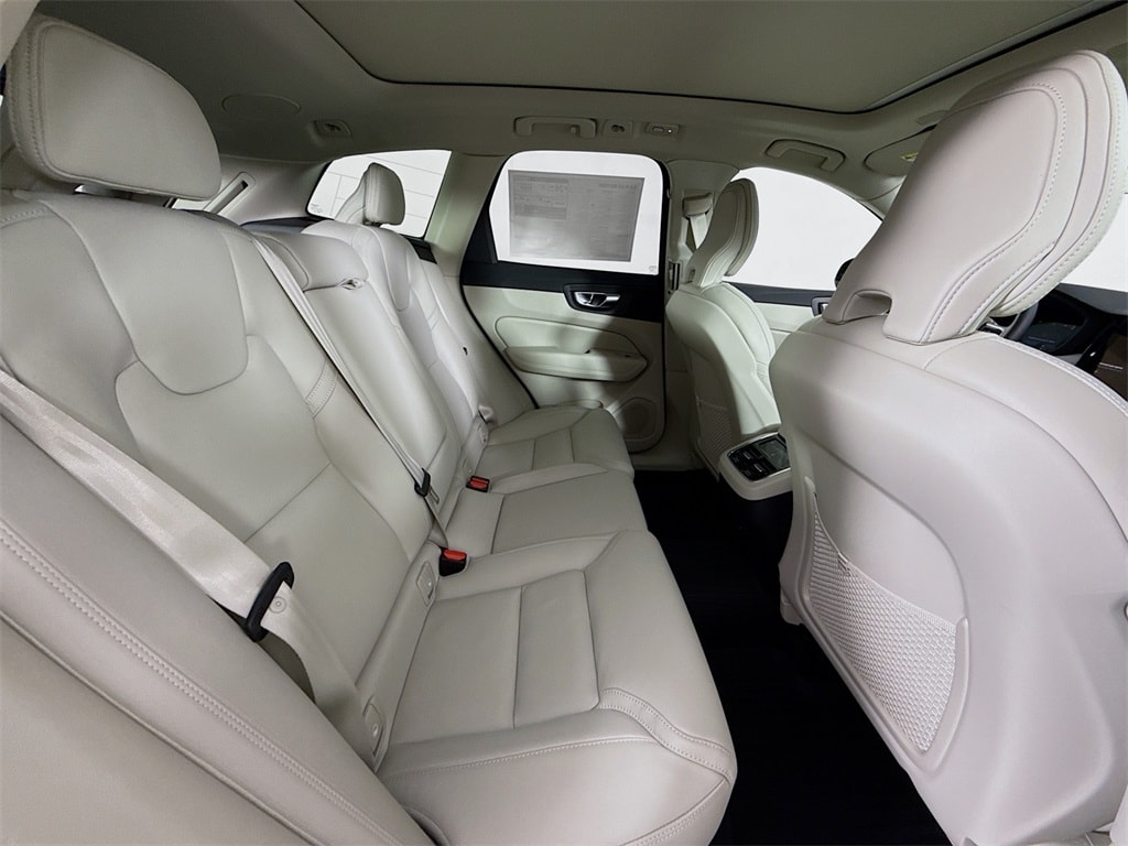 2026 Volvo XC60 Ultra - Photo 23
