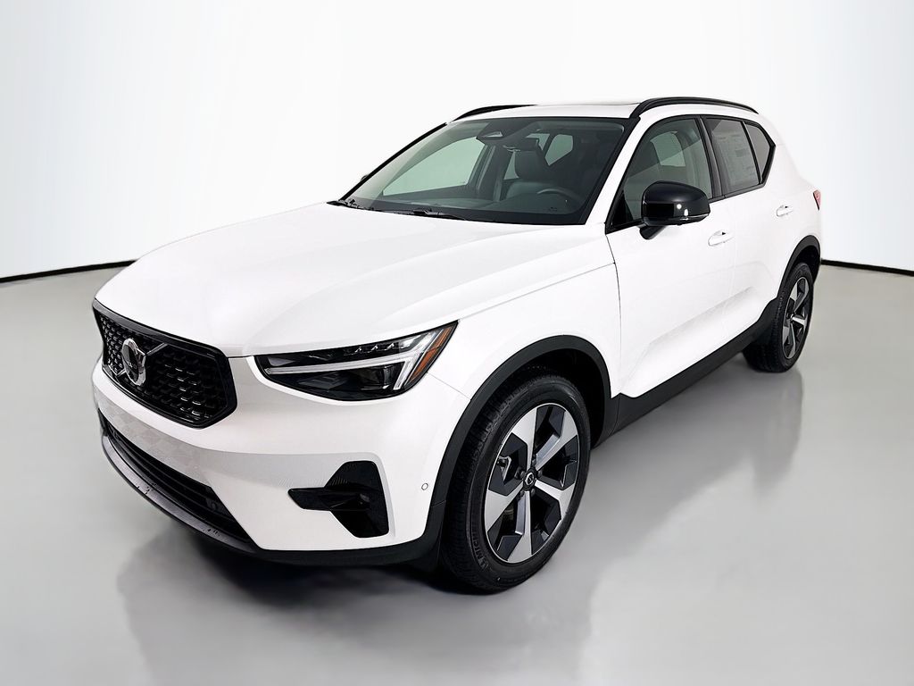 2026 Volvo XC40 B5 Plus Dark AWD's photo