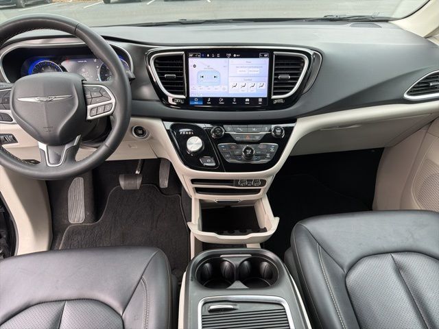 2024 Chrysler Pacifica Touring L - Photo 20