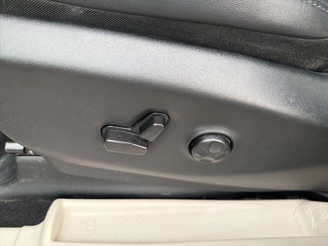 2024 Chrysler Pacifica Touring L - Photo 13
