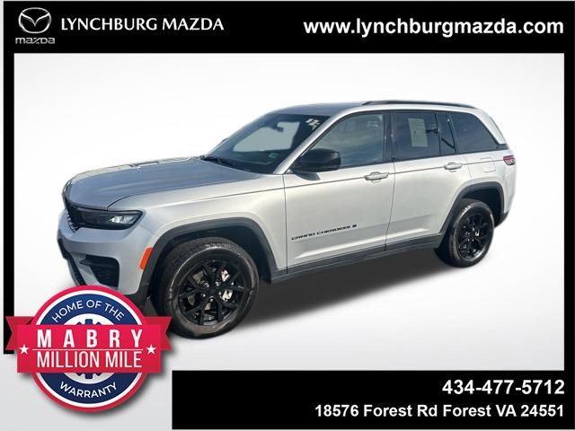 2024 Jeep Grand Cherokee Altitude's photo
