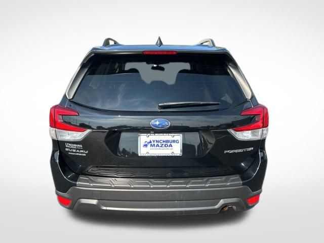 2021 Subaru Forester Premium photo 4