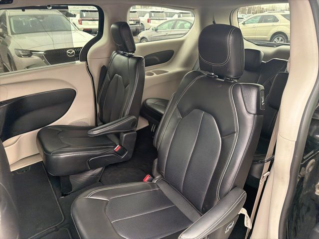 2024 Chrysler Pacifica Touring L - Photo 17