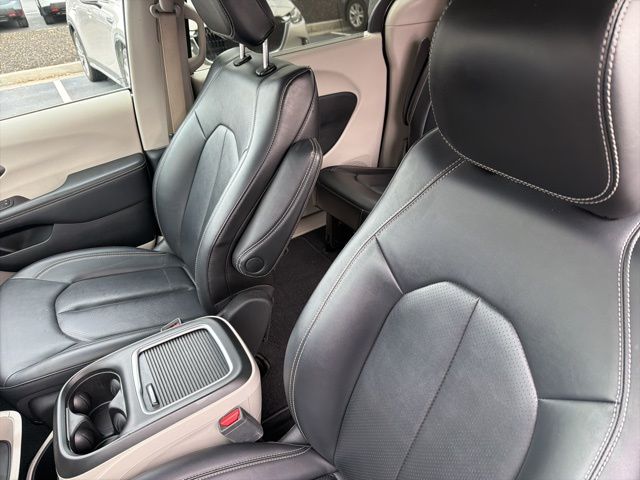 2024 Chrysler Pacifica Touring L - Photo 14