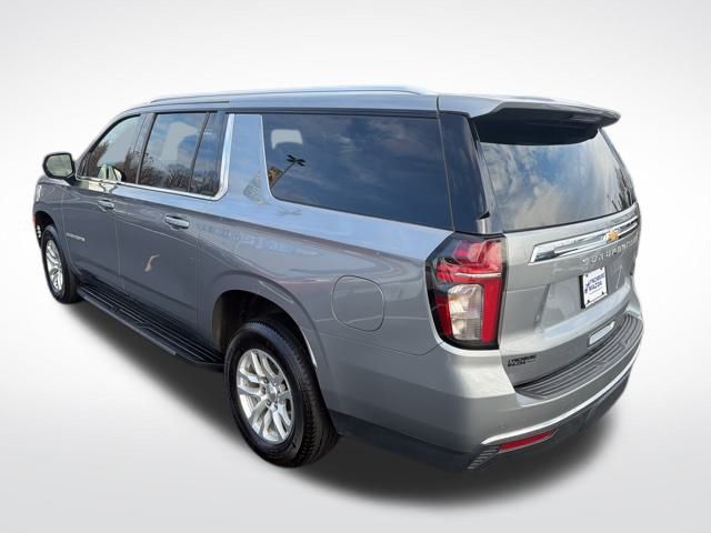 2023 Chevrolet Suburban LT photo 3