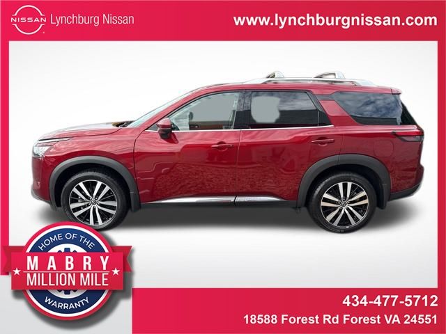 2024 Nissan Pathfinder Platinum's photo
