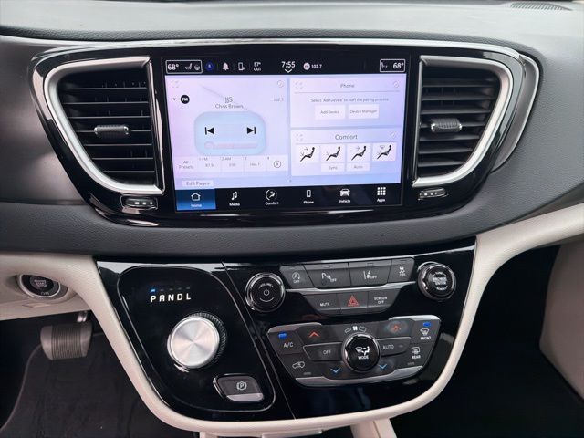 2024 Chrysler Pacifica Touring L - Photo 25